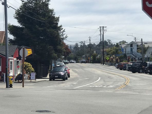 Seacliff Plaza: 219 - 225 State Park Drive, Aptos, CA 95003
